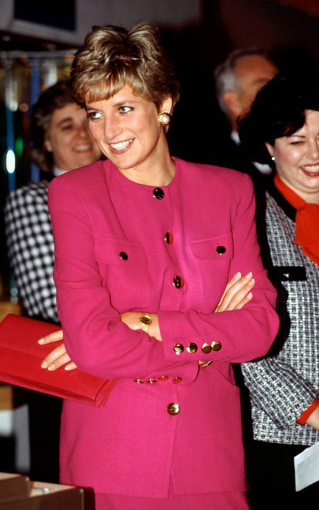 ARGENTINA - NOVEMBER 24:  PRINCESS OF WALES ATTENDING A DINNER HOSTED BY ALPI [ASSOCIATION FOR THE STRUGGLE AGAINST INFANT PARALYSIS]  (Photo by Tim Graham Picture Library/Getty Images)